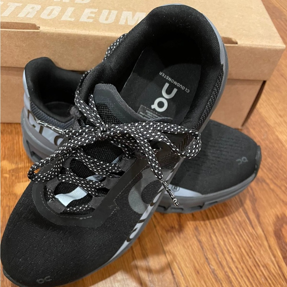 On cloud sneaker